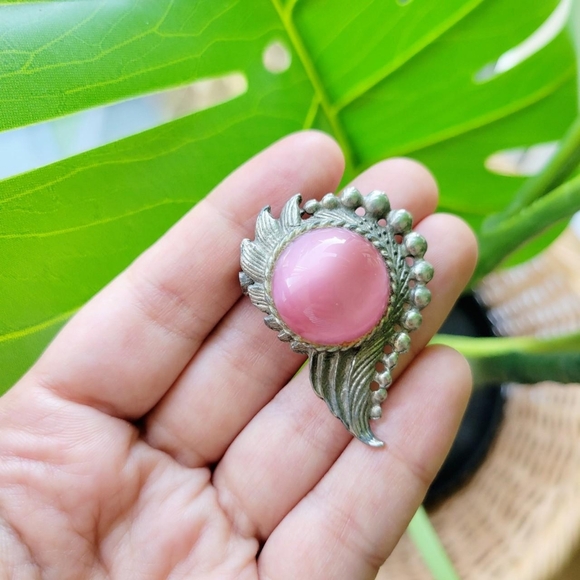 Vintage Pink Gemstone Ornate Boucher Brooch Pin - Picture 5 of 8